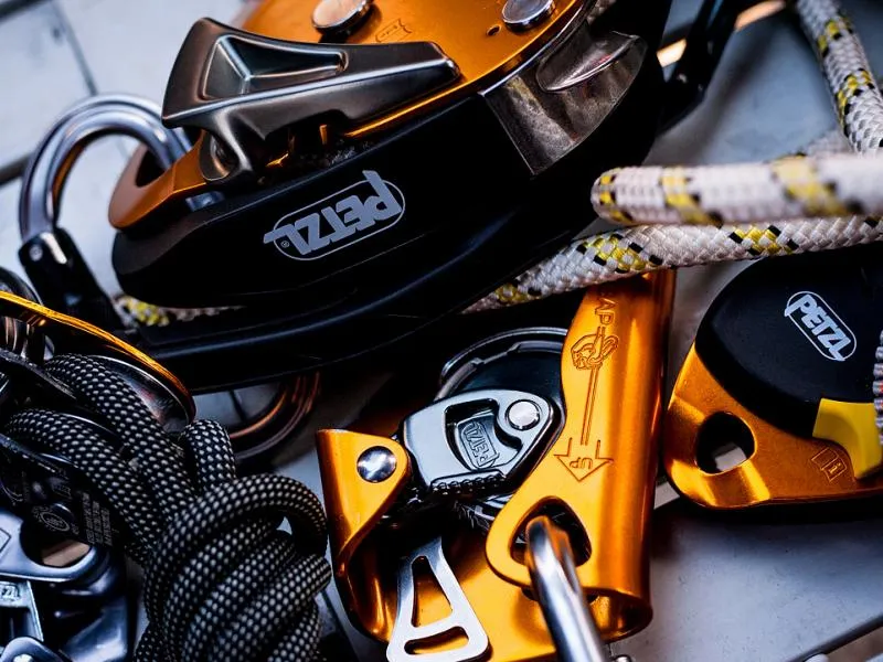 Консалтинговые услуги по работе на высоте (Подбор и поставка СИЗ)